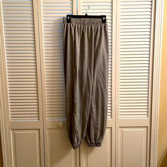 Flexible Grey Comfortable lounge pants with pockets - Picture 5 of 7
